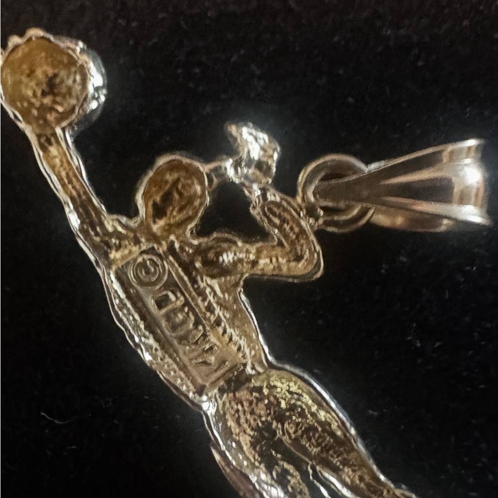 Source Unknown 14 K Gold Soccer Goalee Player Pendant - Picture 5 of 5